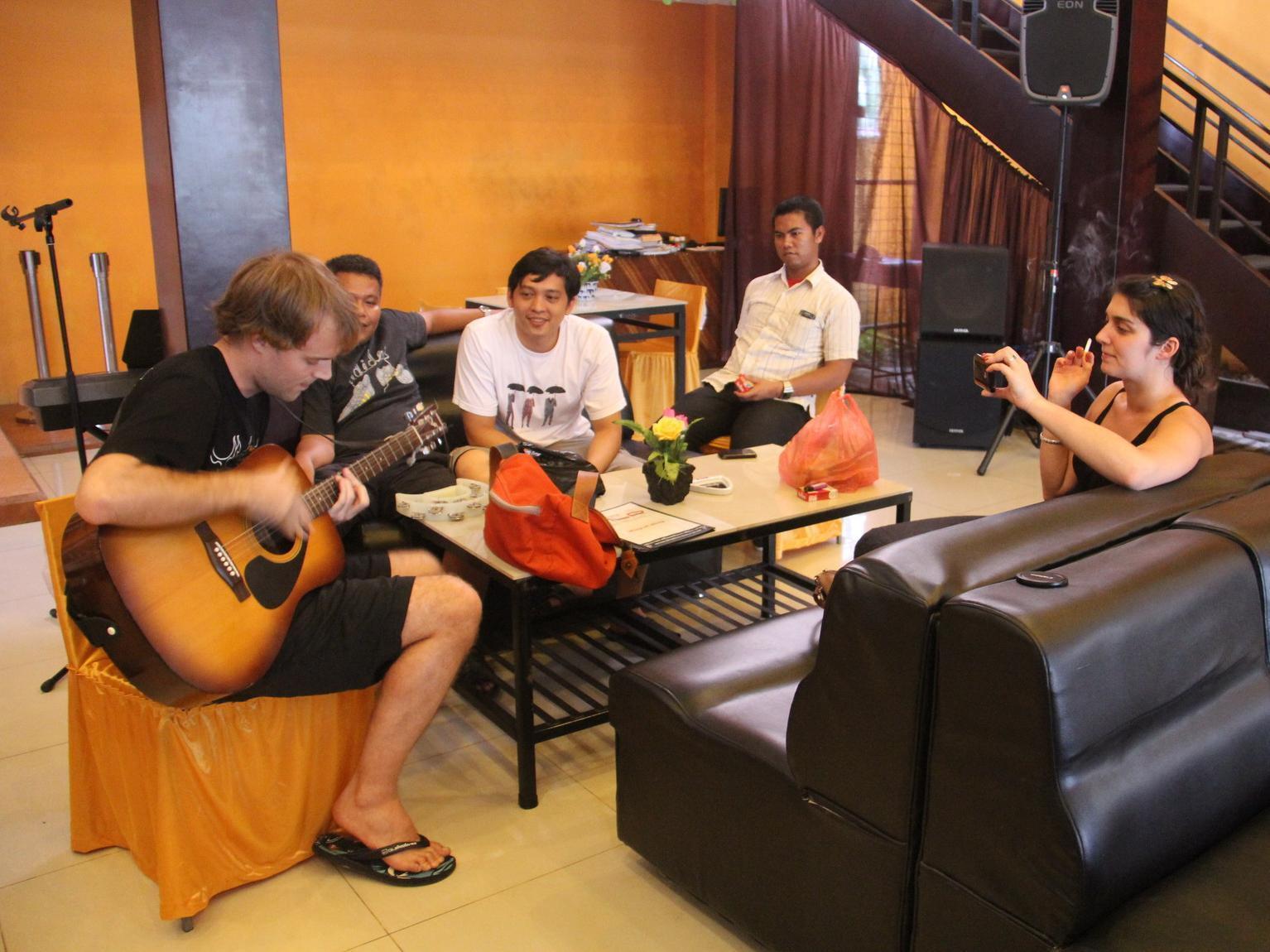 Hotel Sing A Song Pematangsiantar Extérieur photo