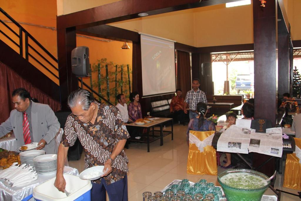 Hotel Sing A Song Pematangsiantar Extérieur photo